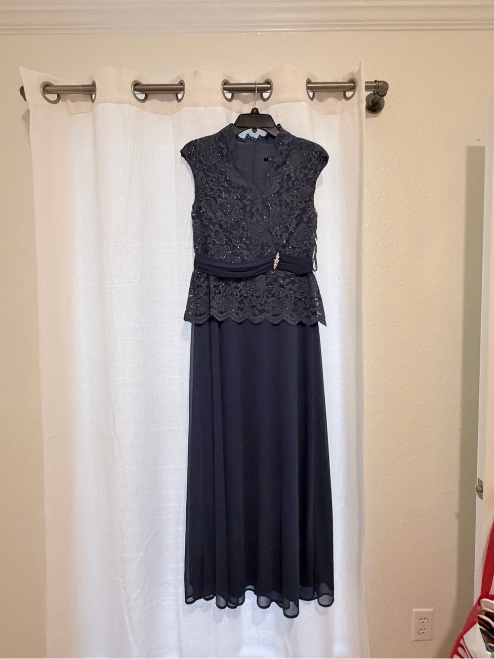 Elegant Navy Lace Peplum Evening Dress